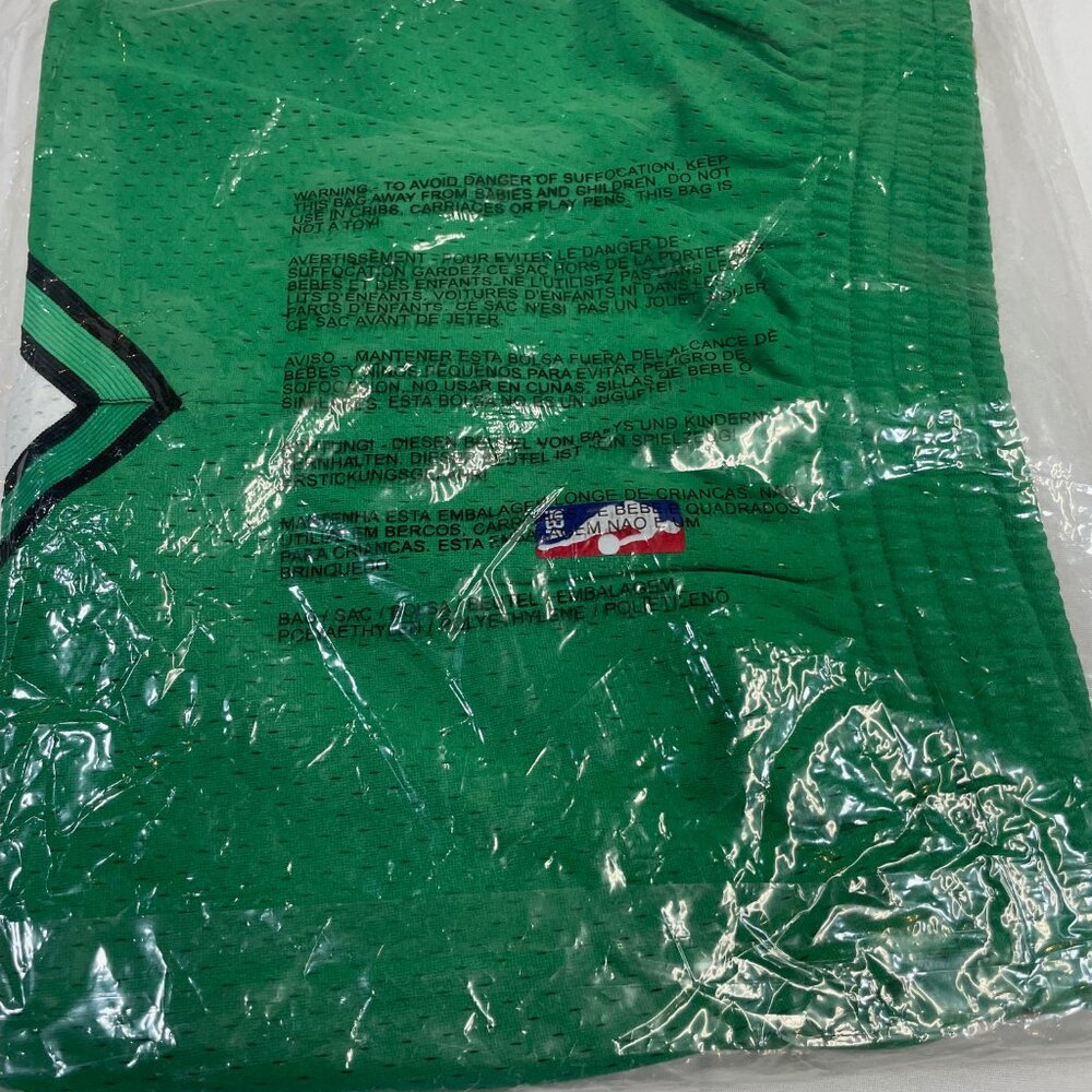 Chicago Bulls 08 Mitchell & Ness NBA Swingman Basketball Shorts - Picture 5 of 7